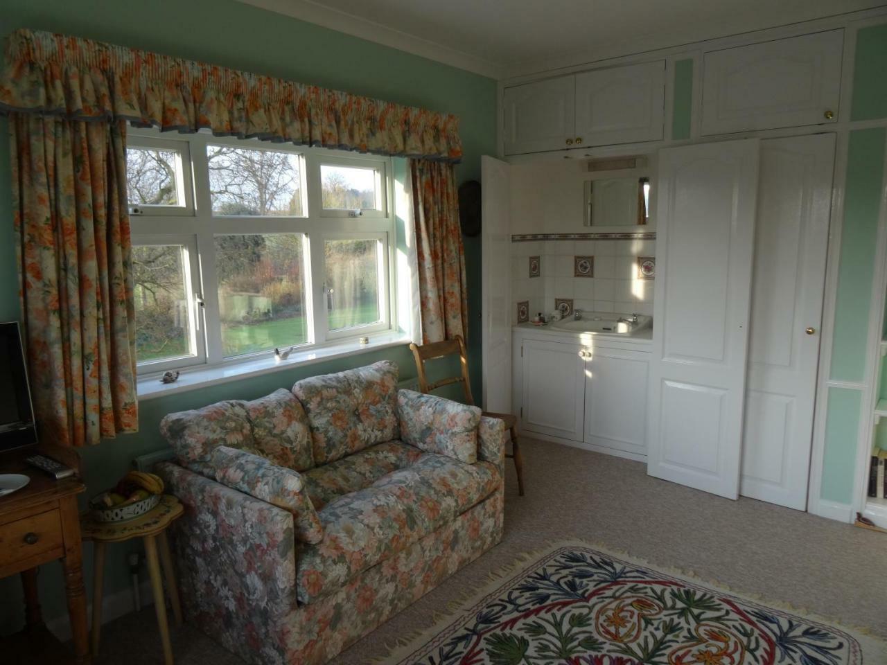 The Newnham White House Baldock Exterior foto